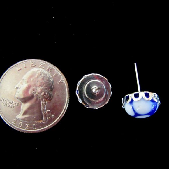 Blue & white glass vintage cabochon pierced stud earrings silver setting OOAK - Picture 4 of 4